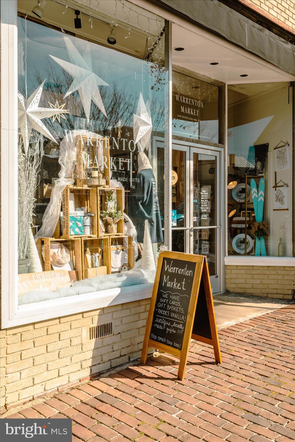 8189 SUMMERFIELD HILLS DRIVE