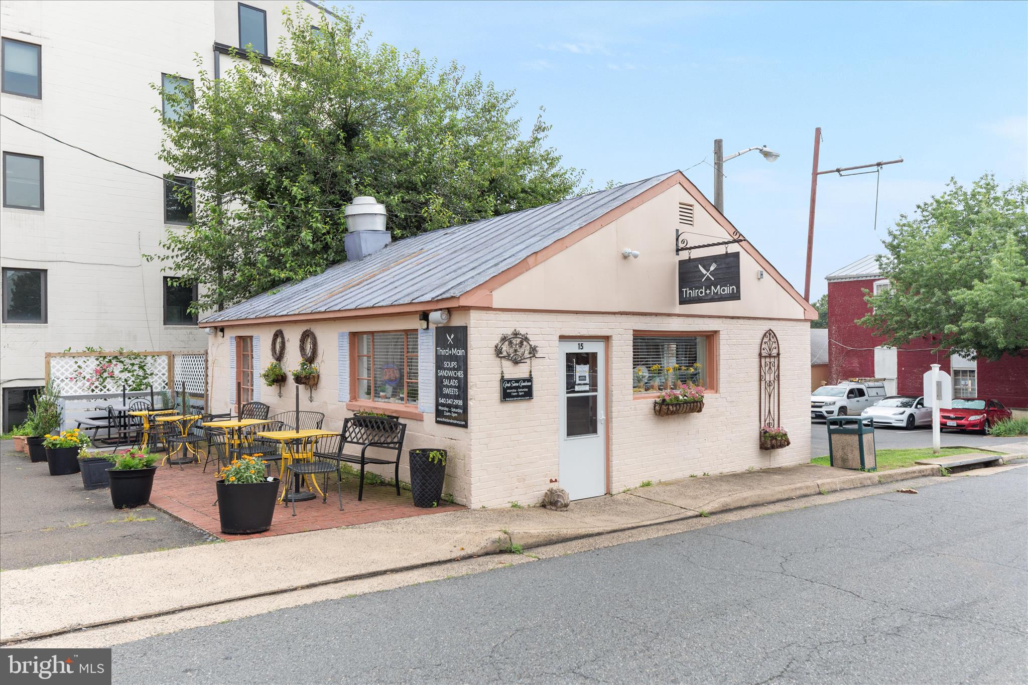 8189 SUMMERFIELD HILLS DRIVE