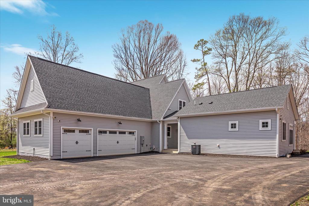 8189 SUMMERFIELD HILLS DRIVE