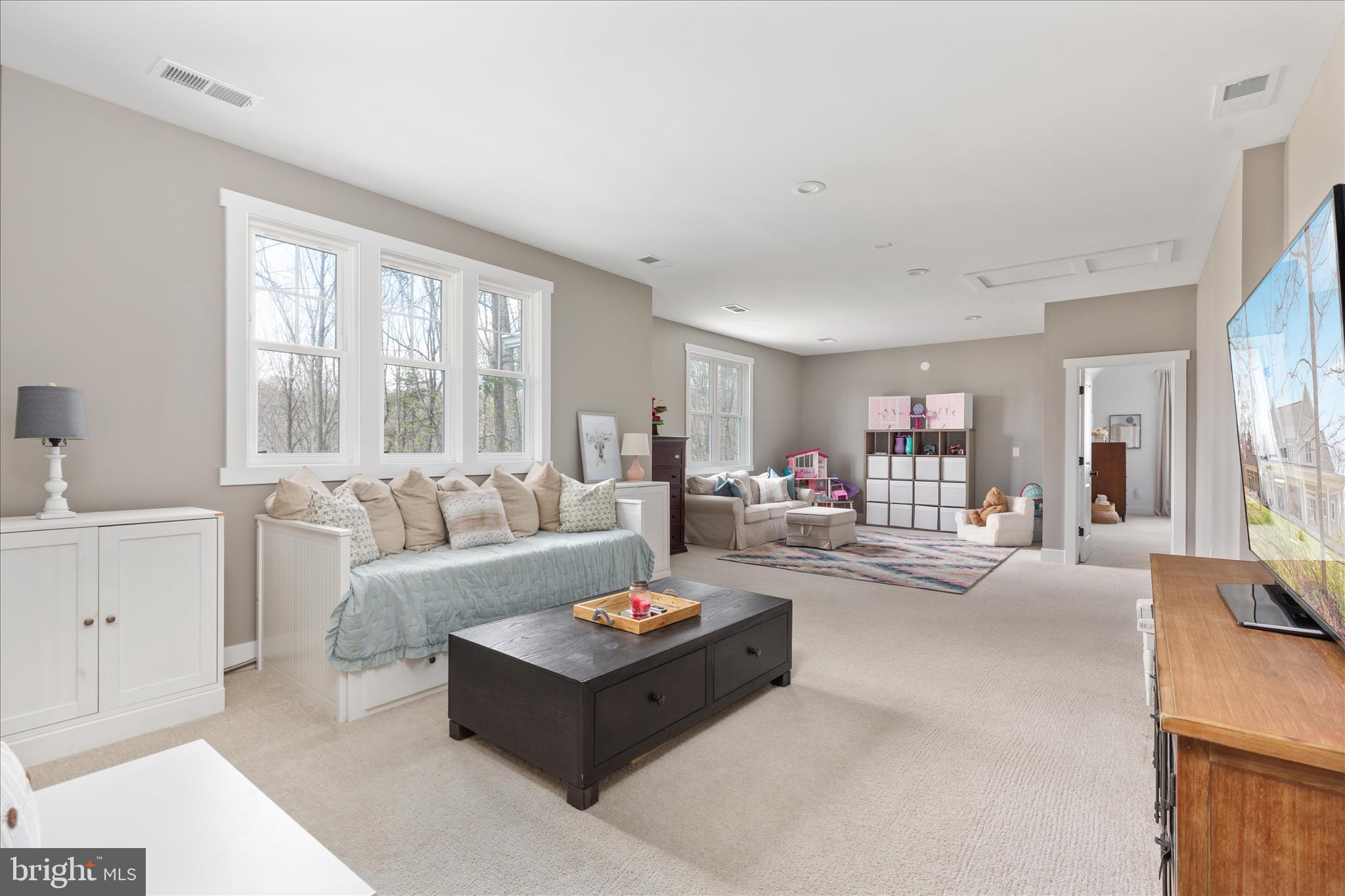 8189 SUMMERFIELD HILLS DRIVE