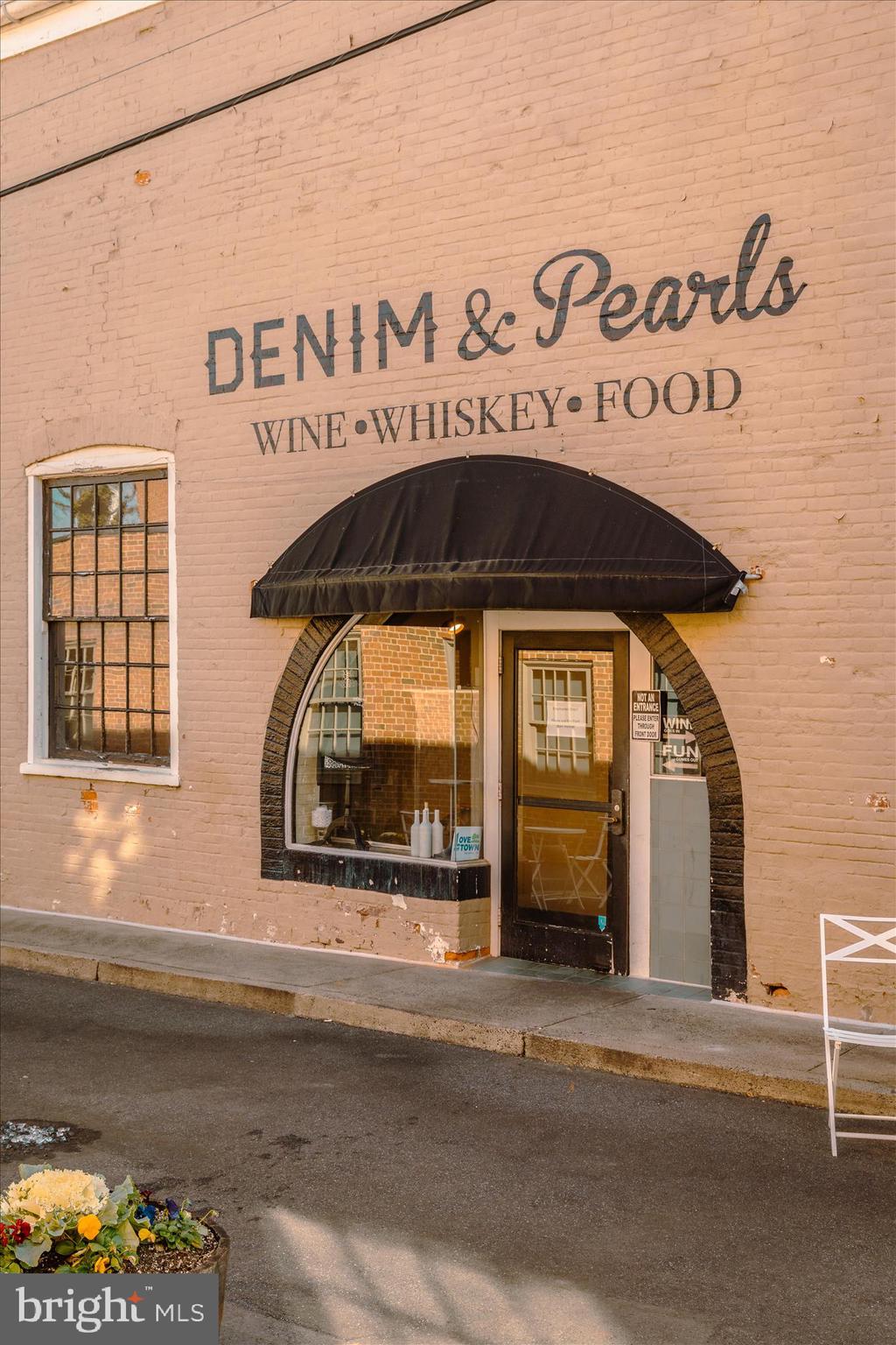 8189 SUMMERFIELD HILLS DRIVE