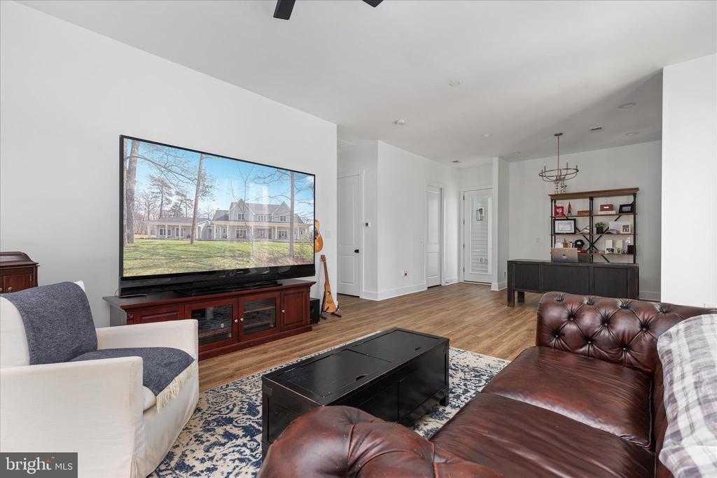 8189 SUMMERFIELD HILLS DRIVE