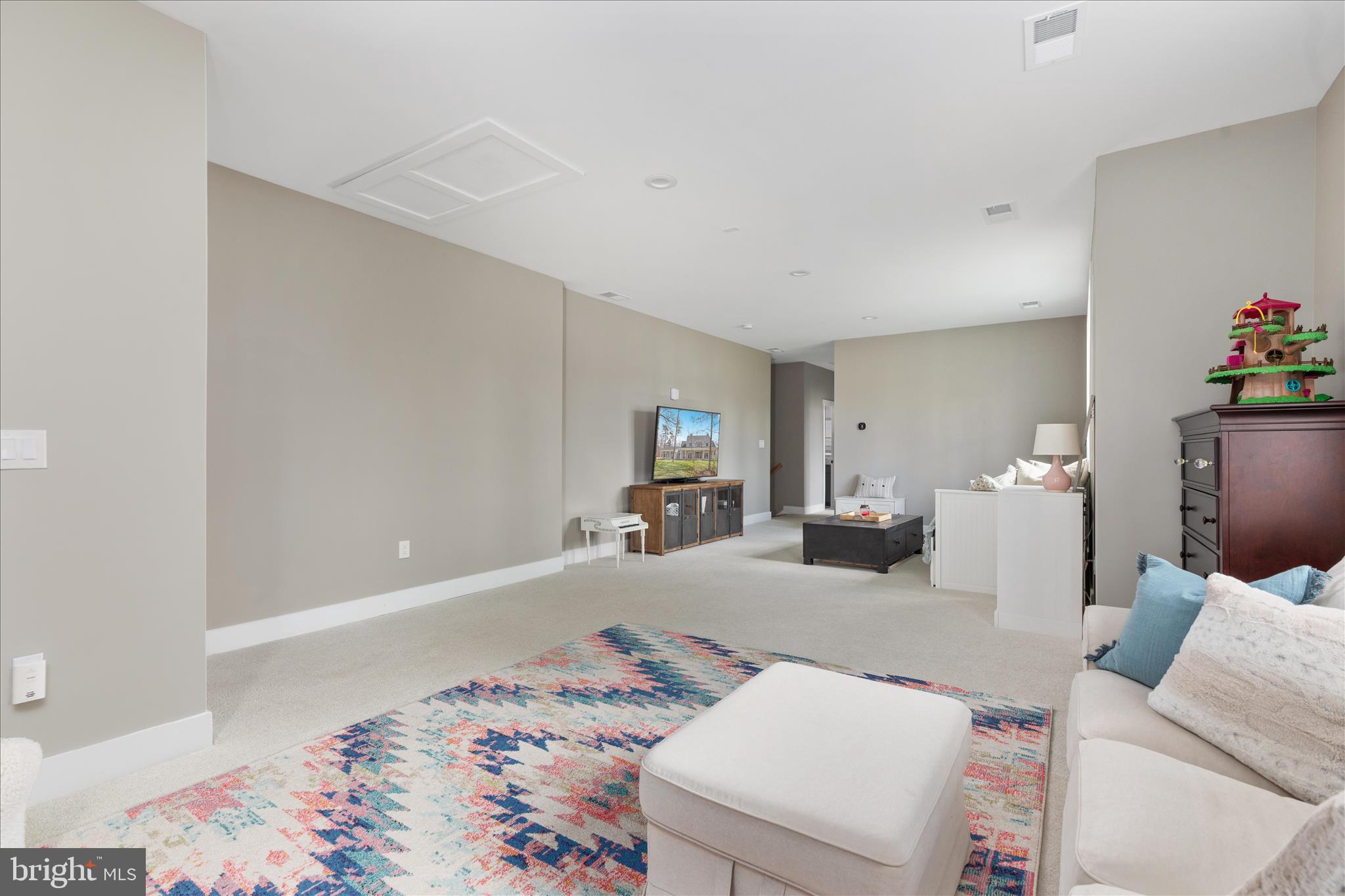 8189 SUMMERFIELD HILLS DRIVE