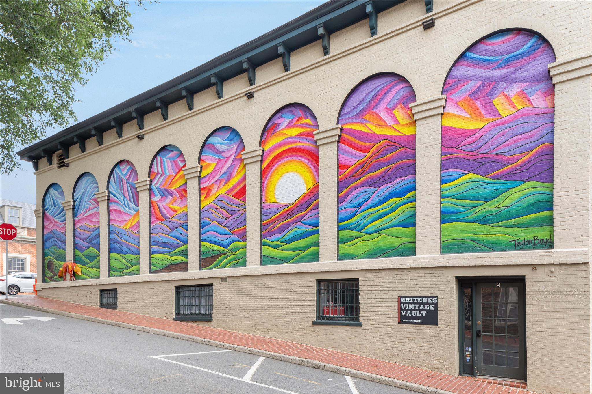 8189 SUMMERFIELD HILLS DRIVE