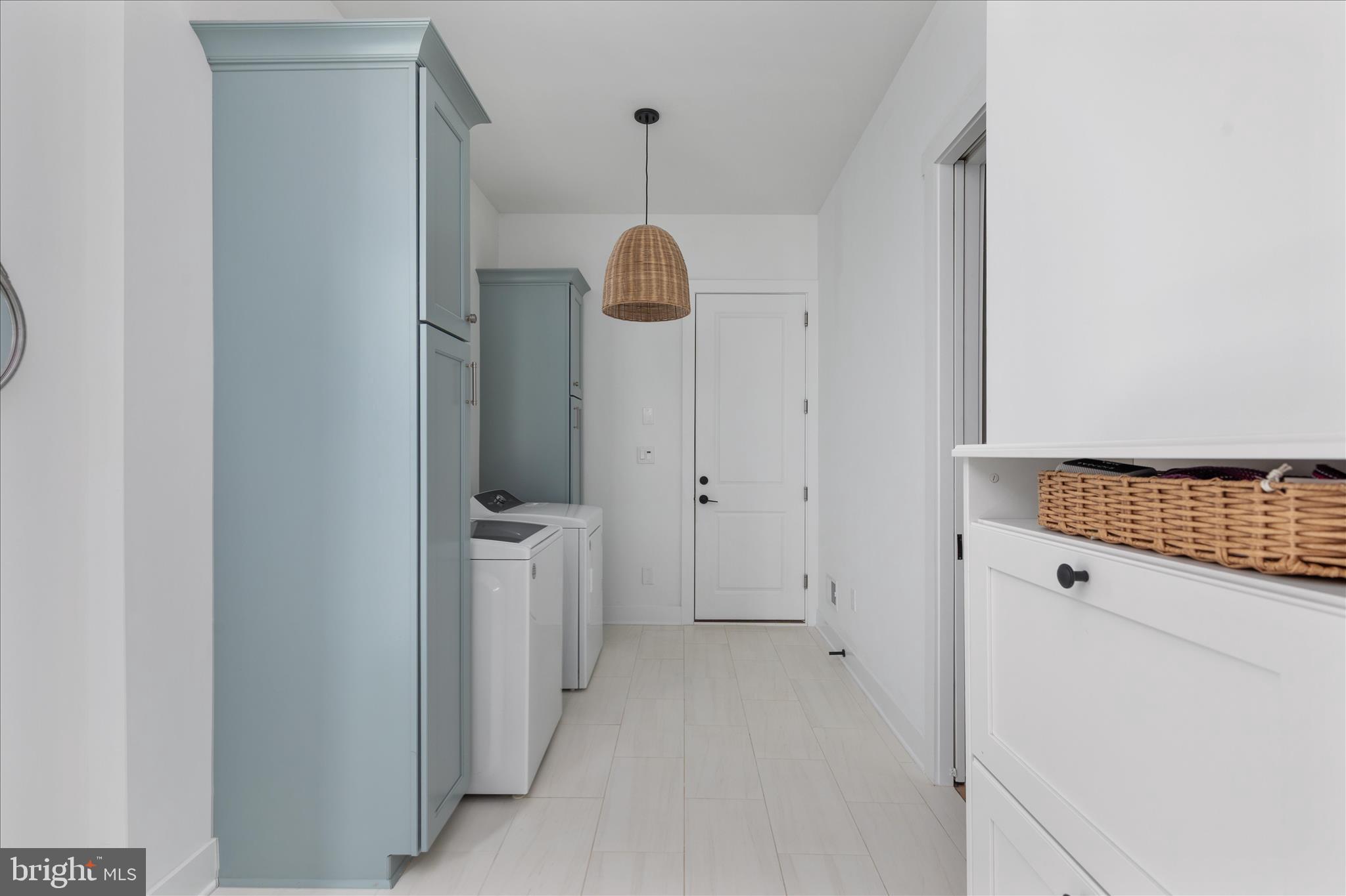 8189 SUMMERFIELD HILLS DRIVE