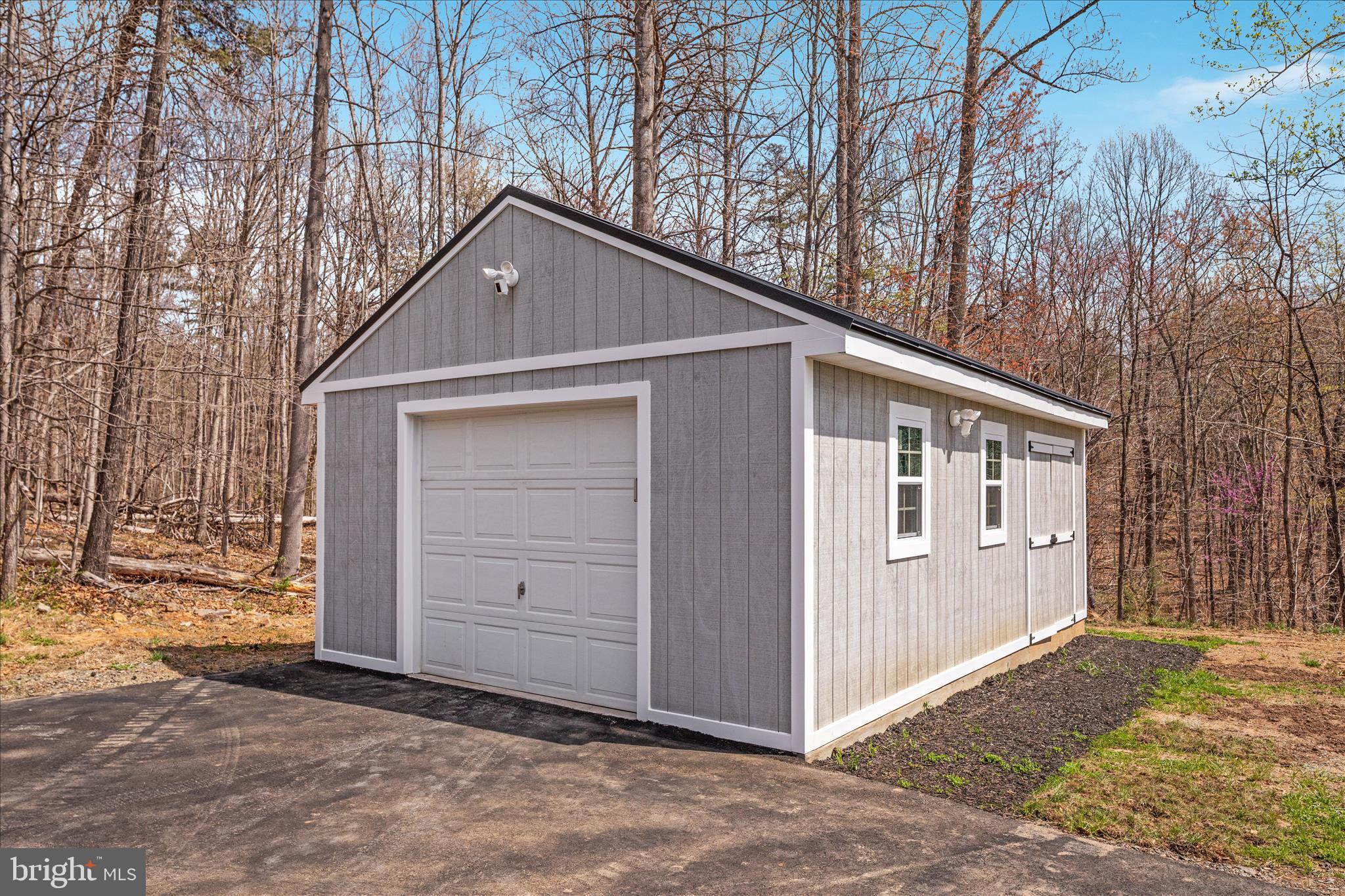 8189 SUMMERFIELD HILLS DRIVE