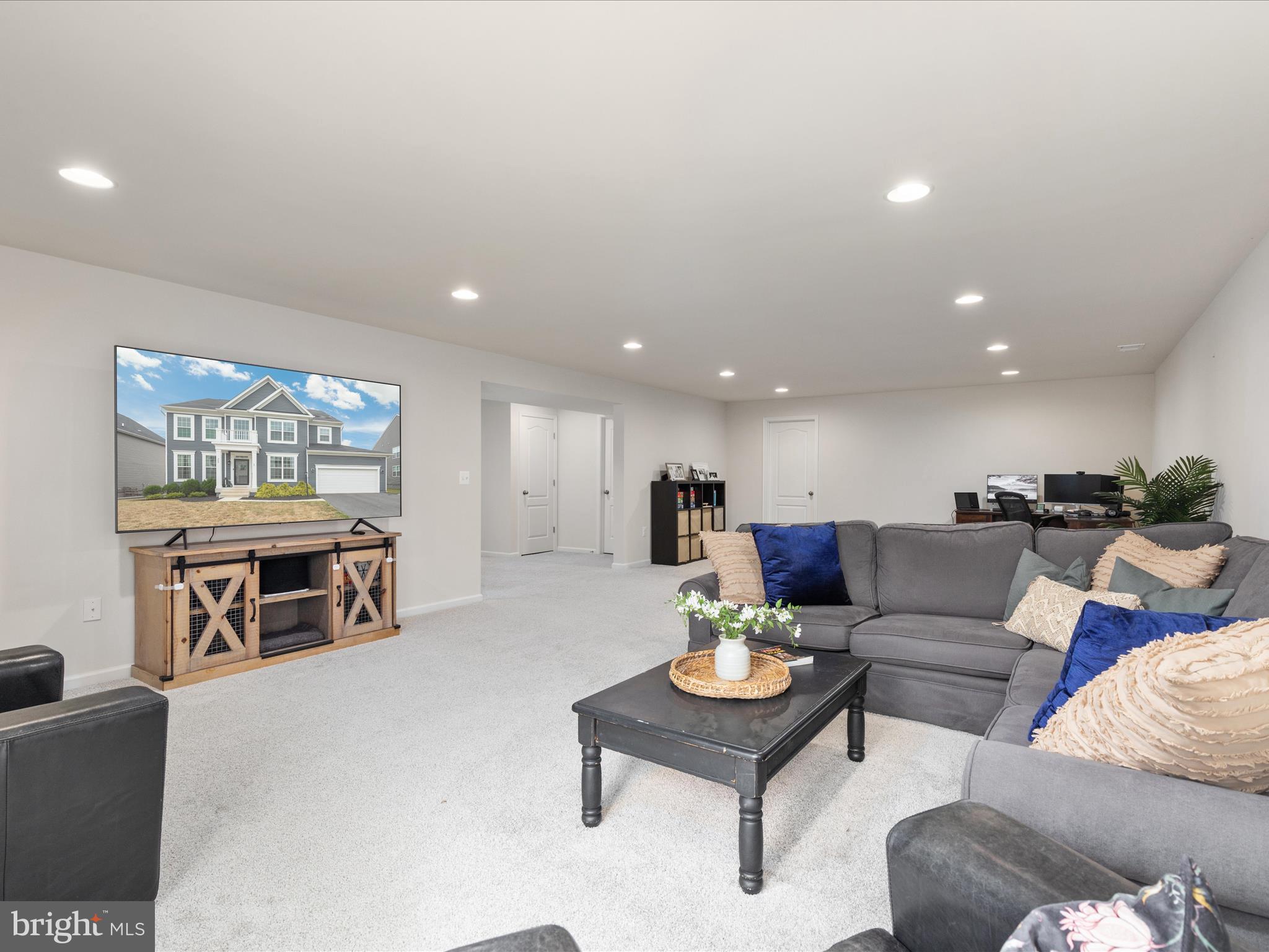 205 Parkland Dr