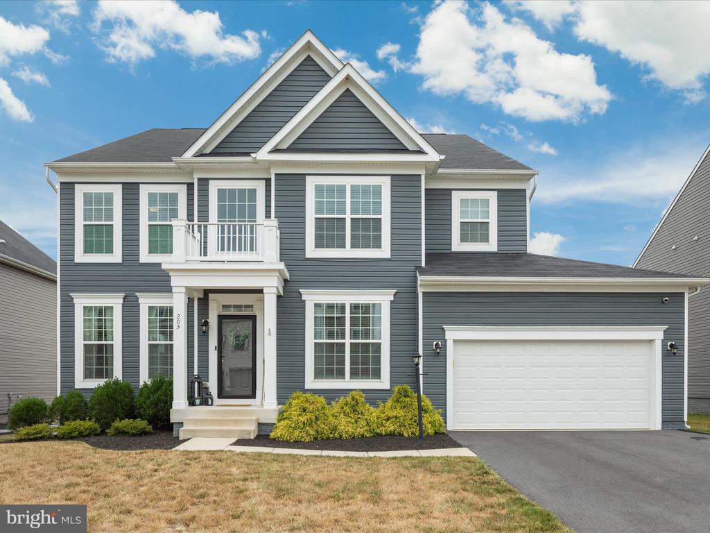 205 Parkland Dr
