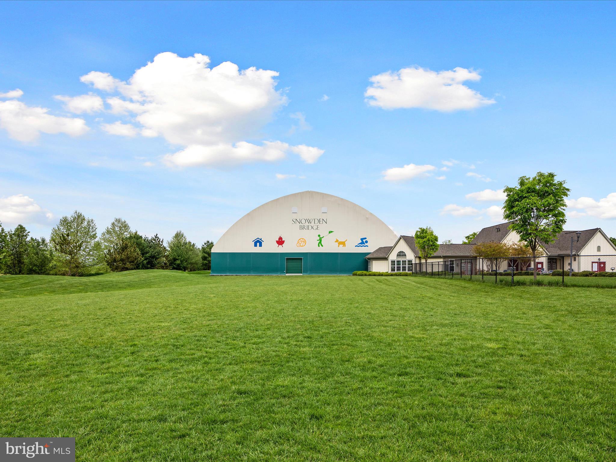 205 Parkland Dr