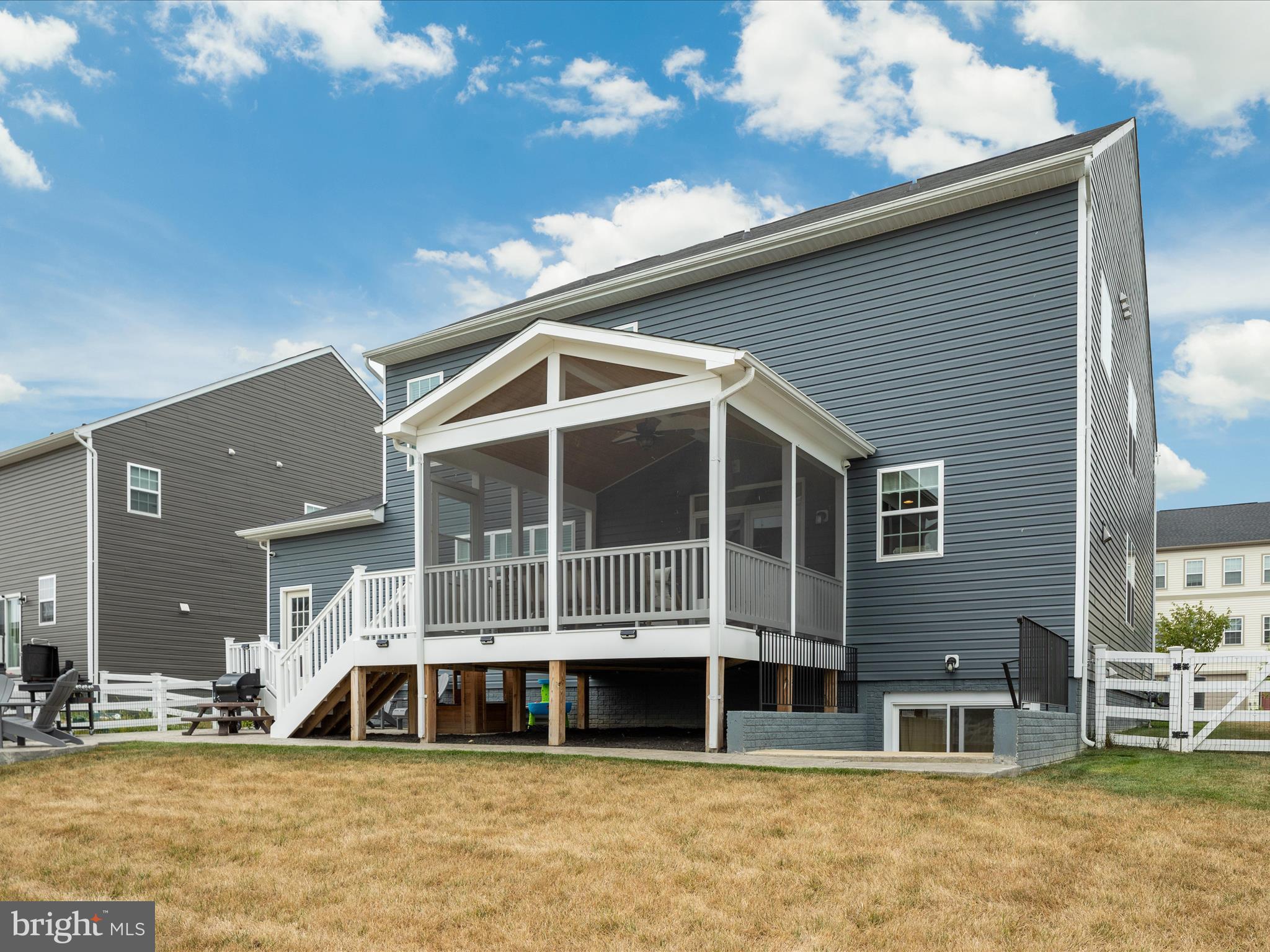 205 Parkland Dr