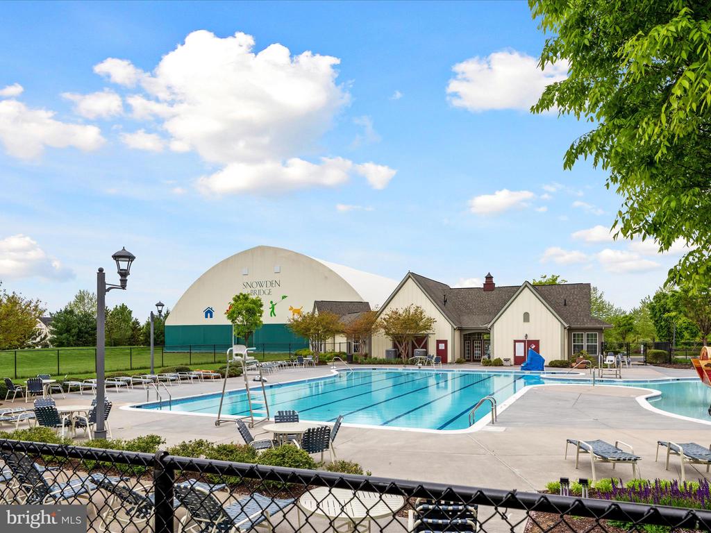 205 Parkland Dr