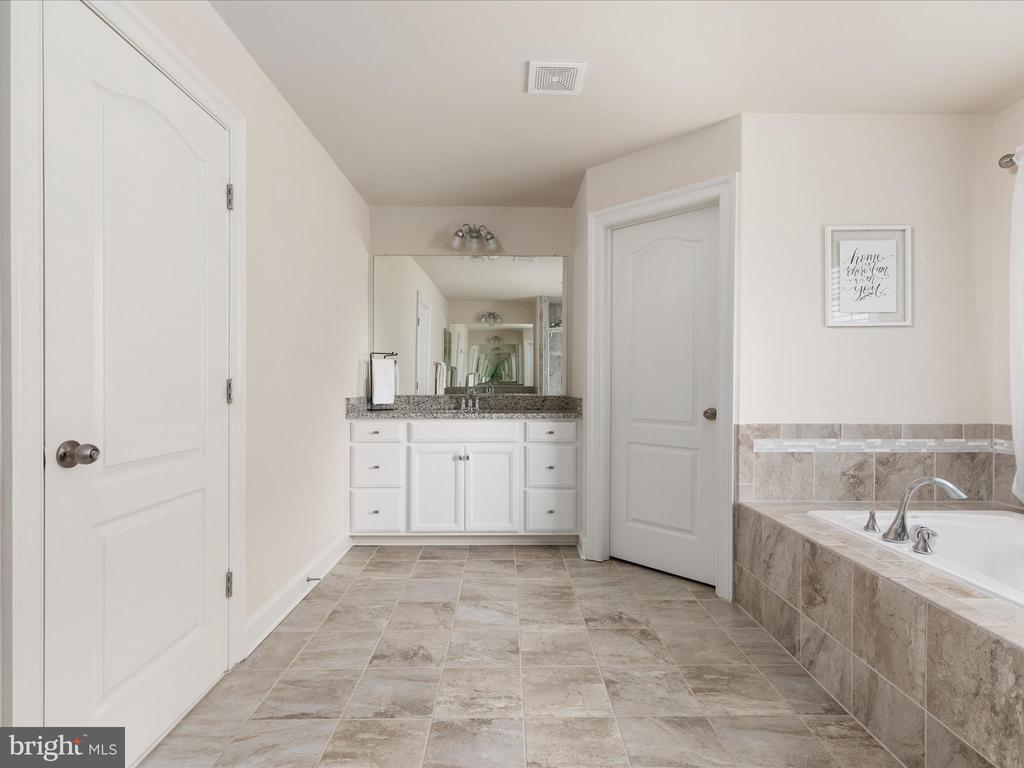 205 Parkland Dr