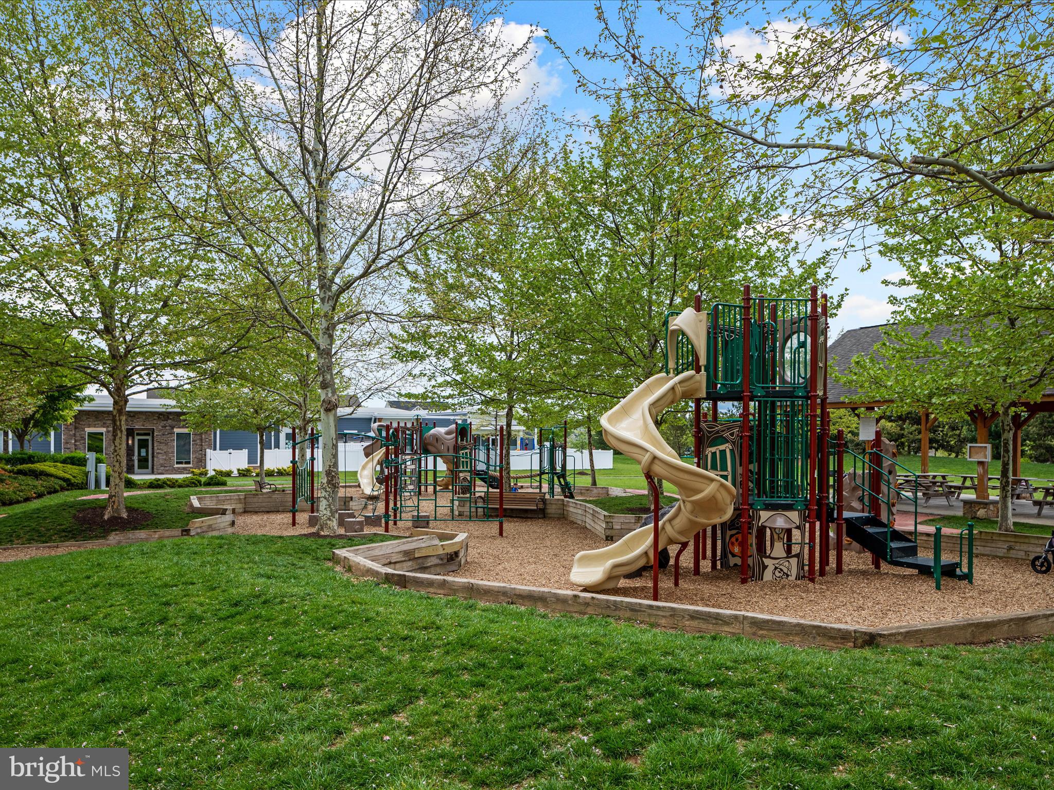 205 Parkland Dr