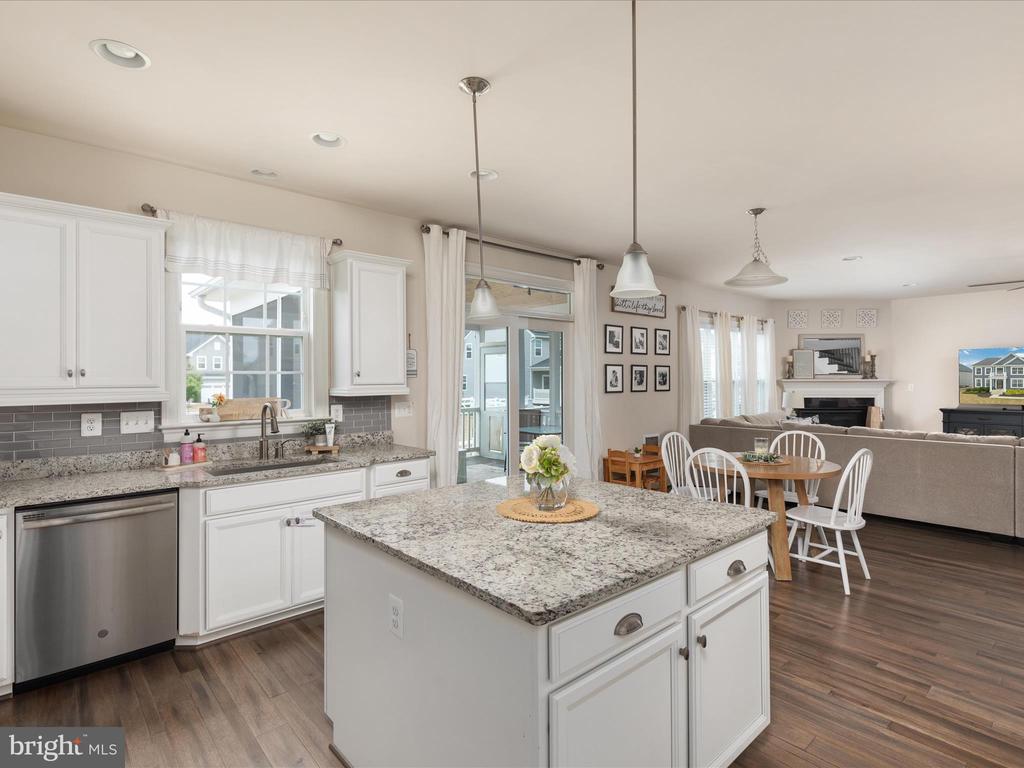 205 Parkland Dr