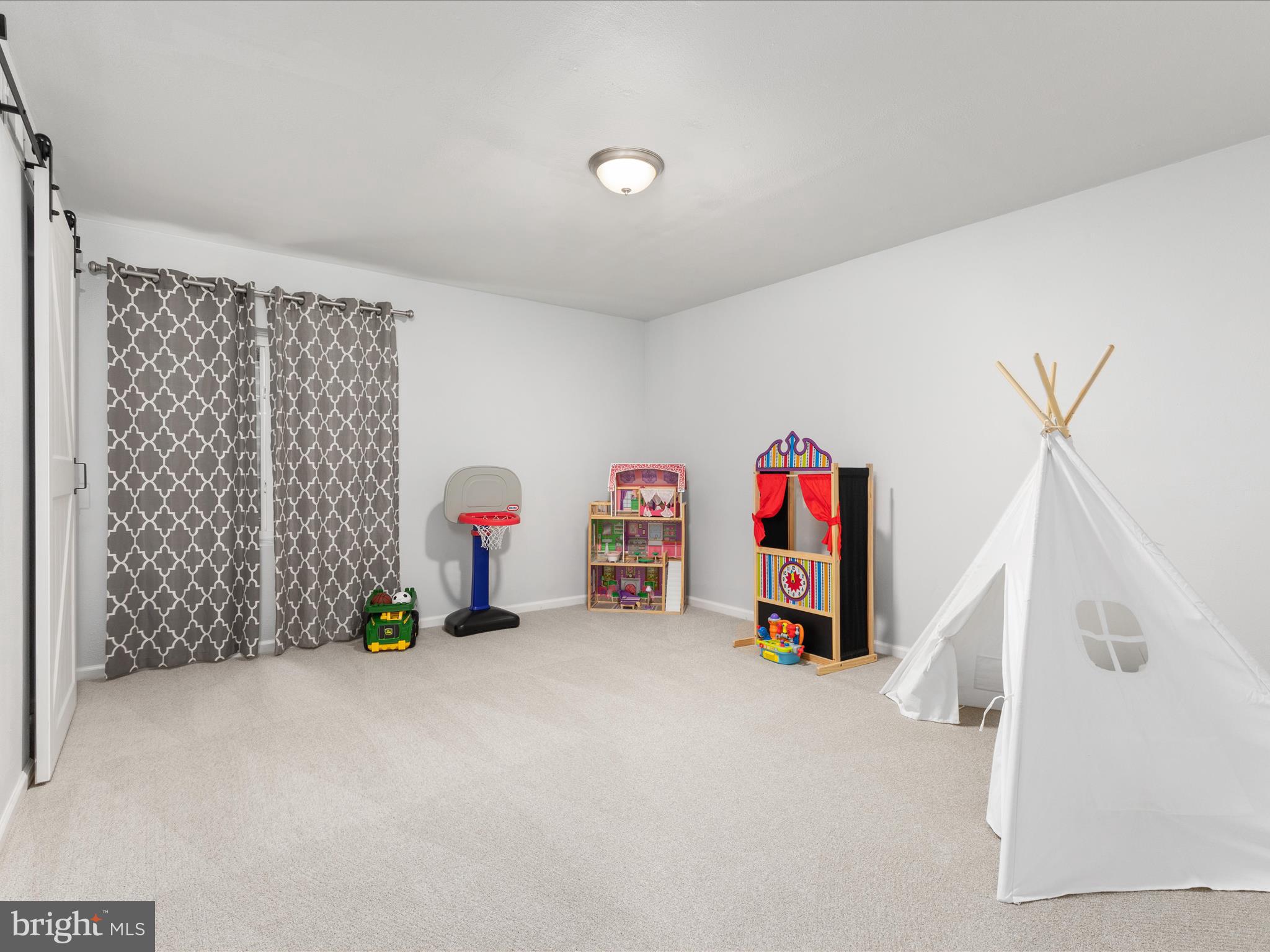 205 Parkland Dr