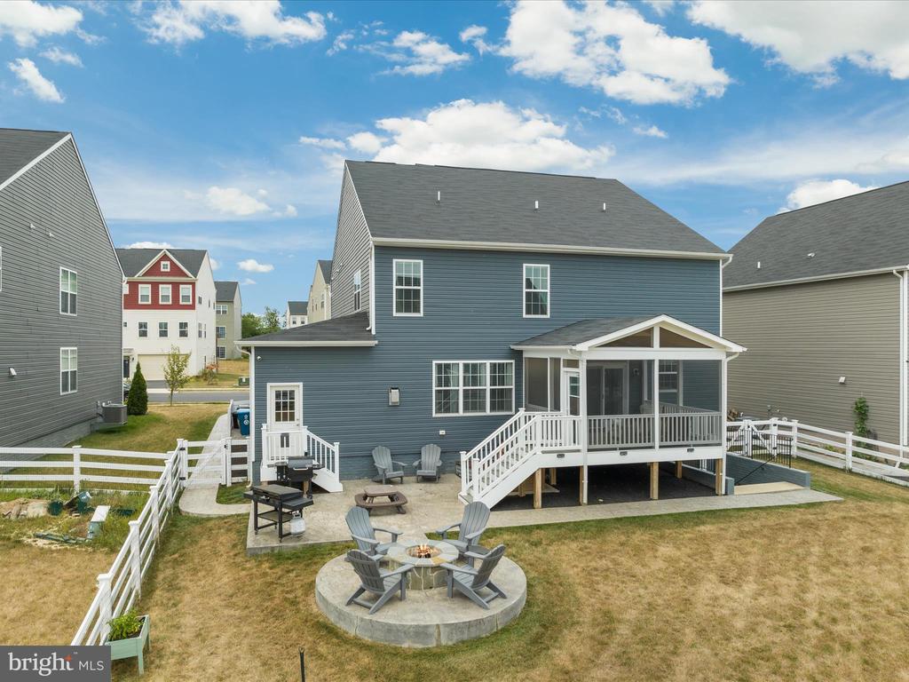 205 Parkland Dr