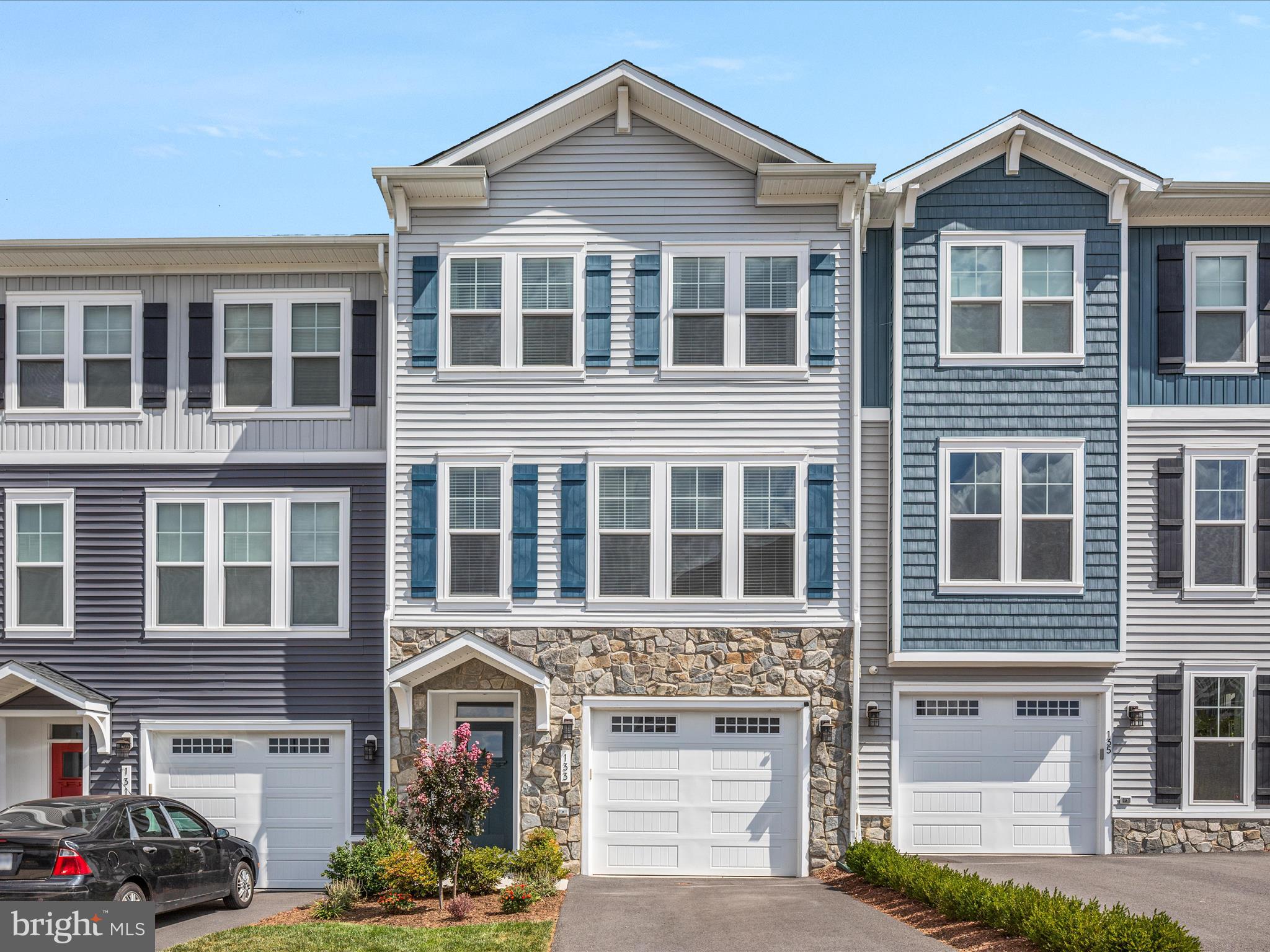 133 WAKE ROBIN CT