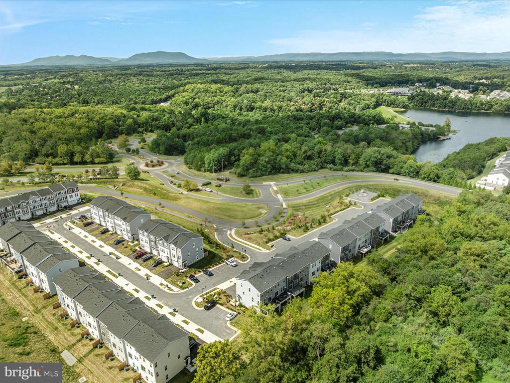 133 WAKE ROBIN CT