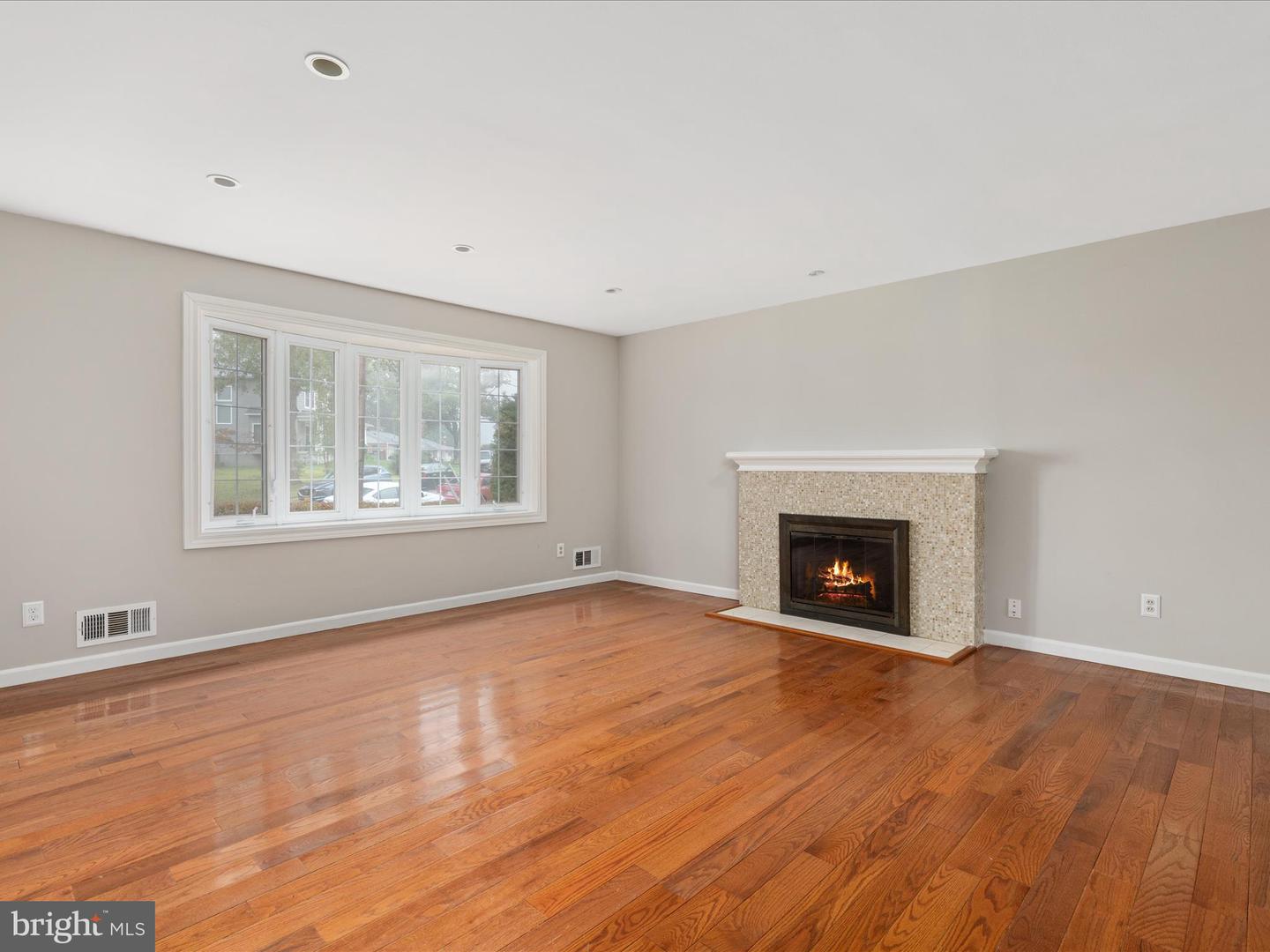 5313 Landgrave Ln
