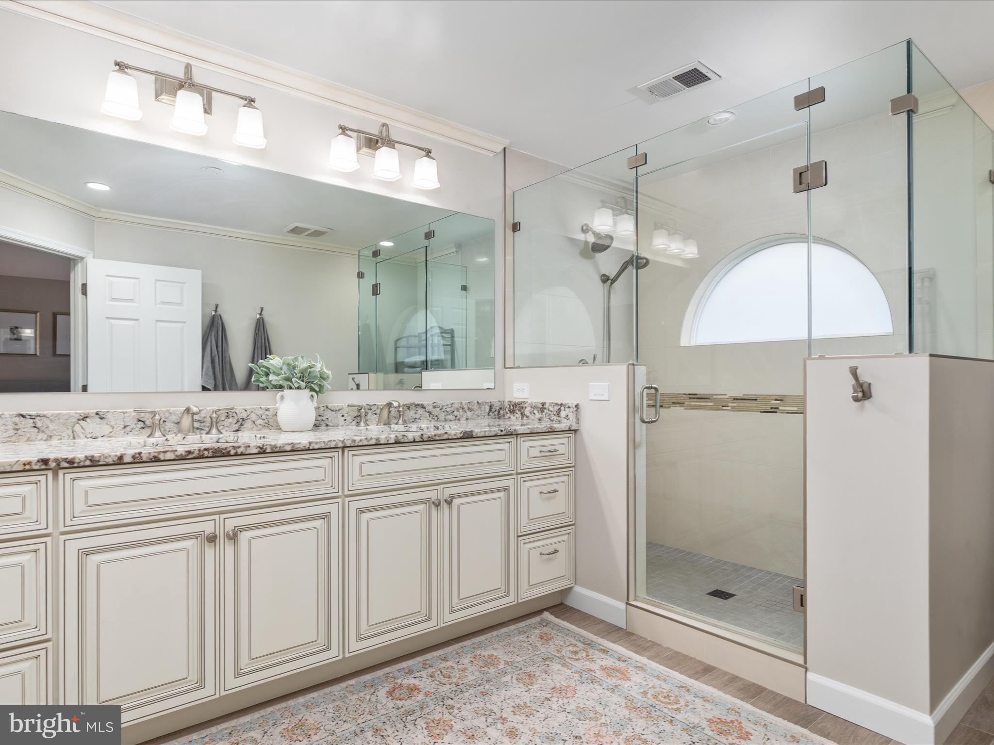 6311 Chaucer Ln