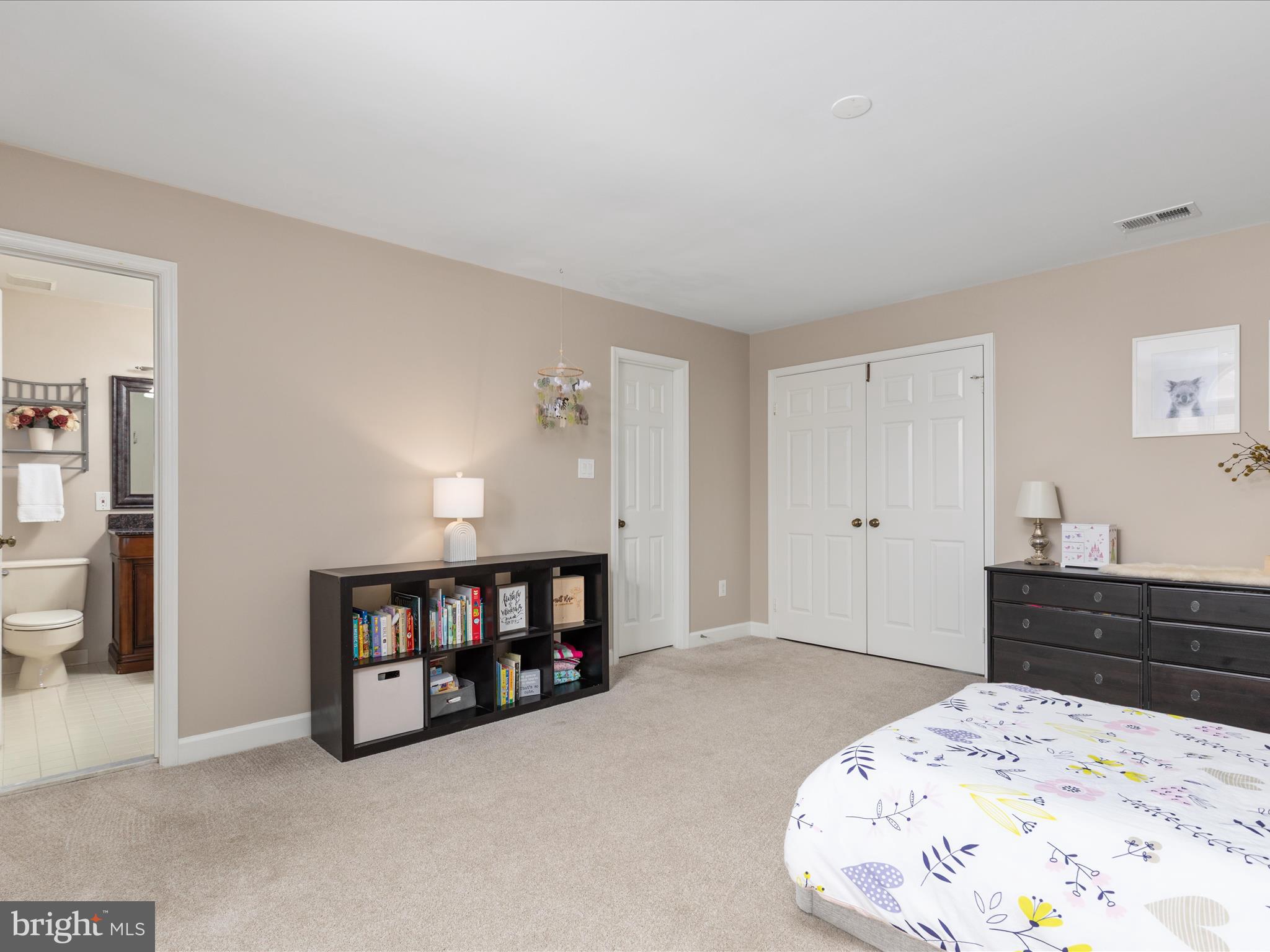 6311 Chaucer Ln