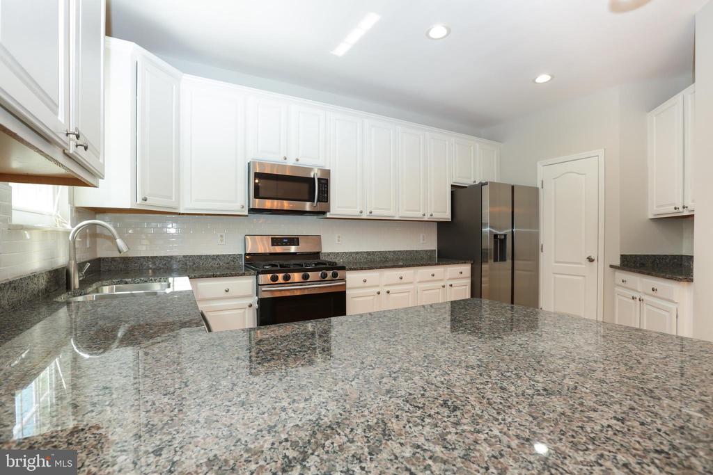 2066 Capstone Cir