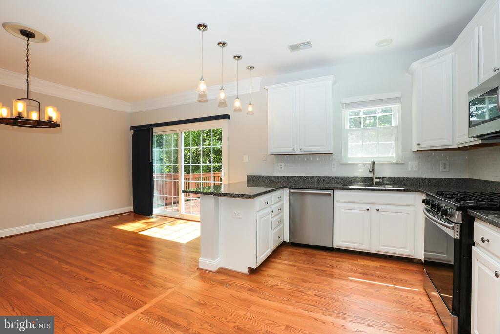 2066 Capstone Cir