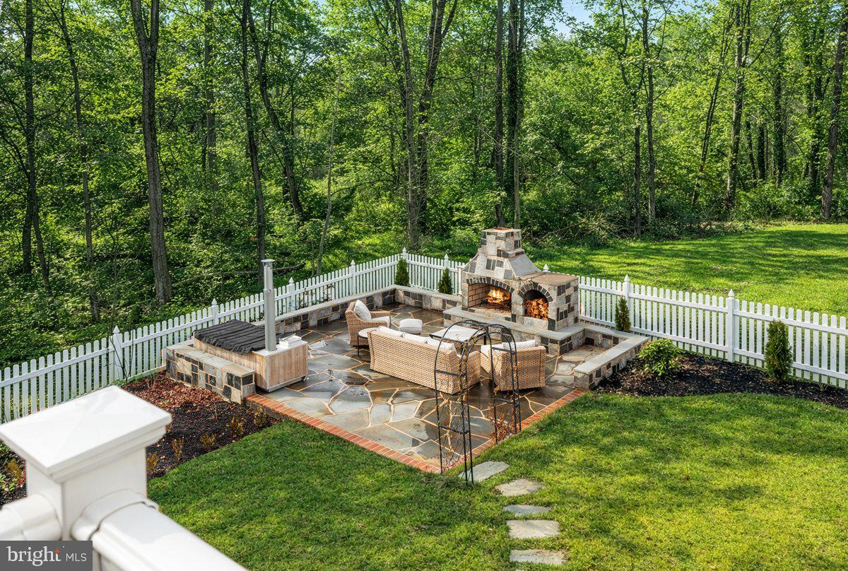 8734 LUKENS LANE