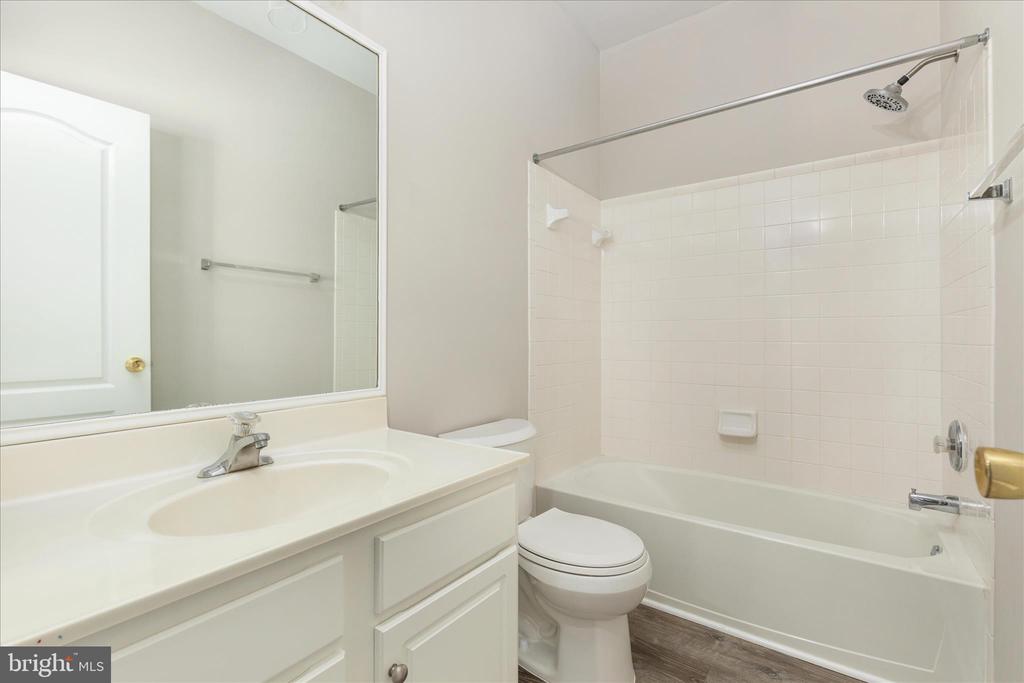 7579 GREAT SWAN COURT
