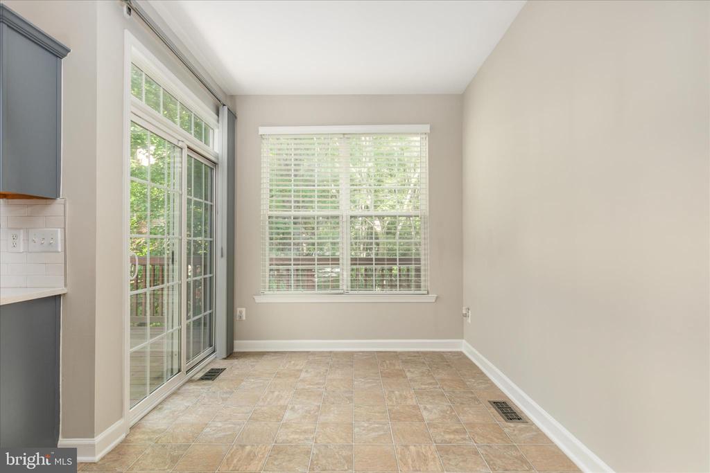 7579 GREAT SWAN COURT