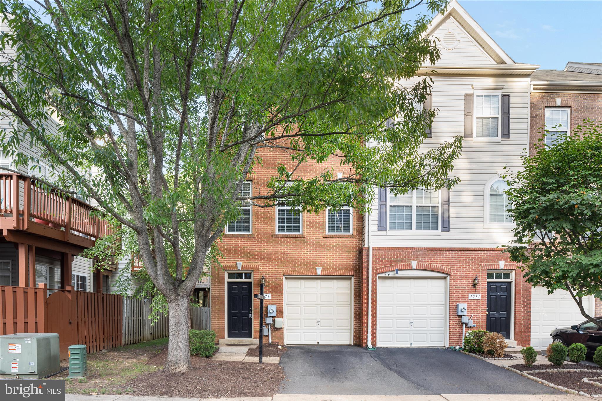 7579 GREAT SWAN COURT