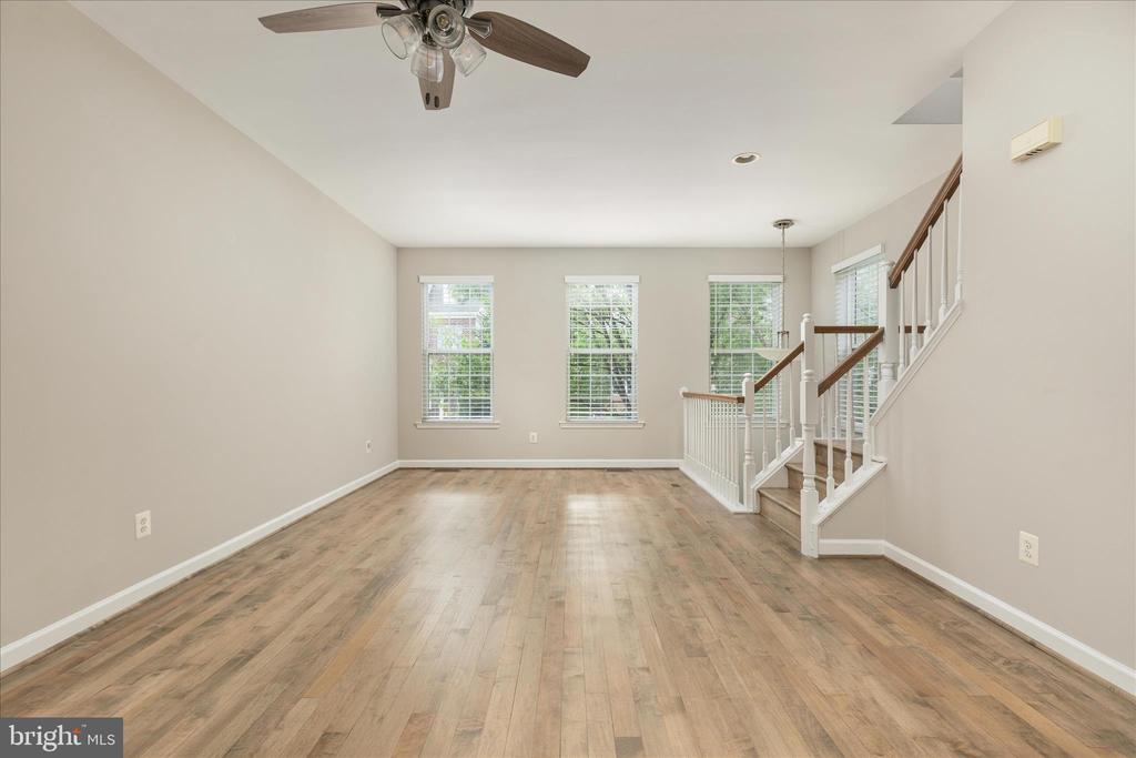 7579 GREAT SWAN COURT