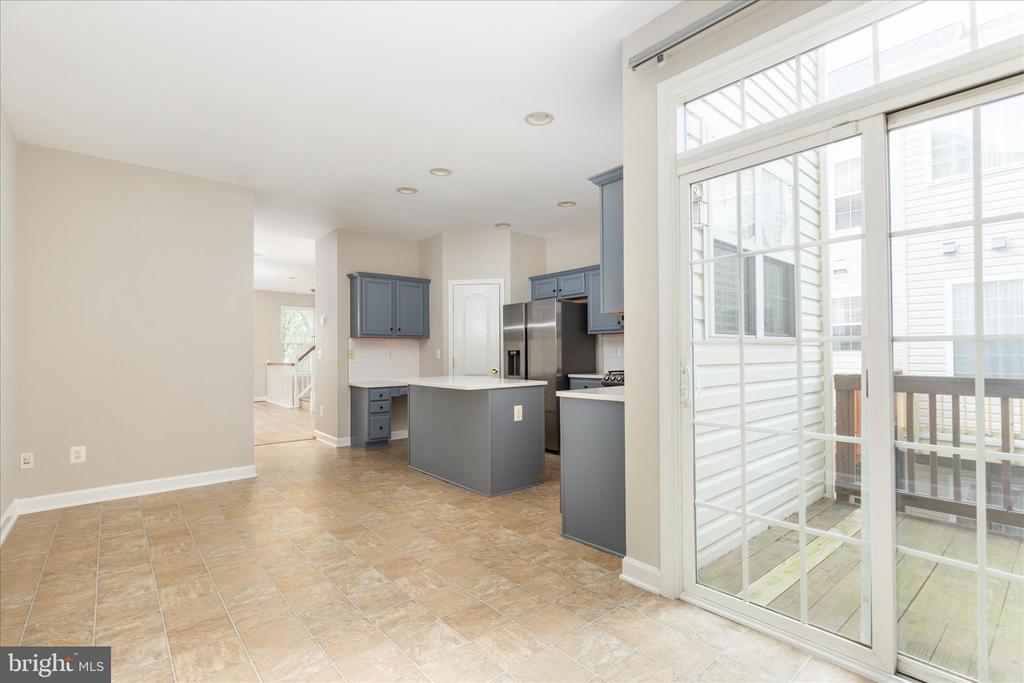 7579 GREAT SWAN COURT