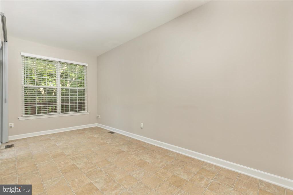 7579 GREAT SWAN COURT