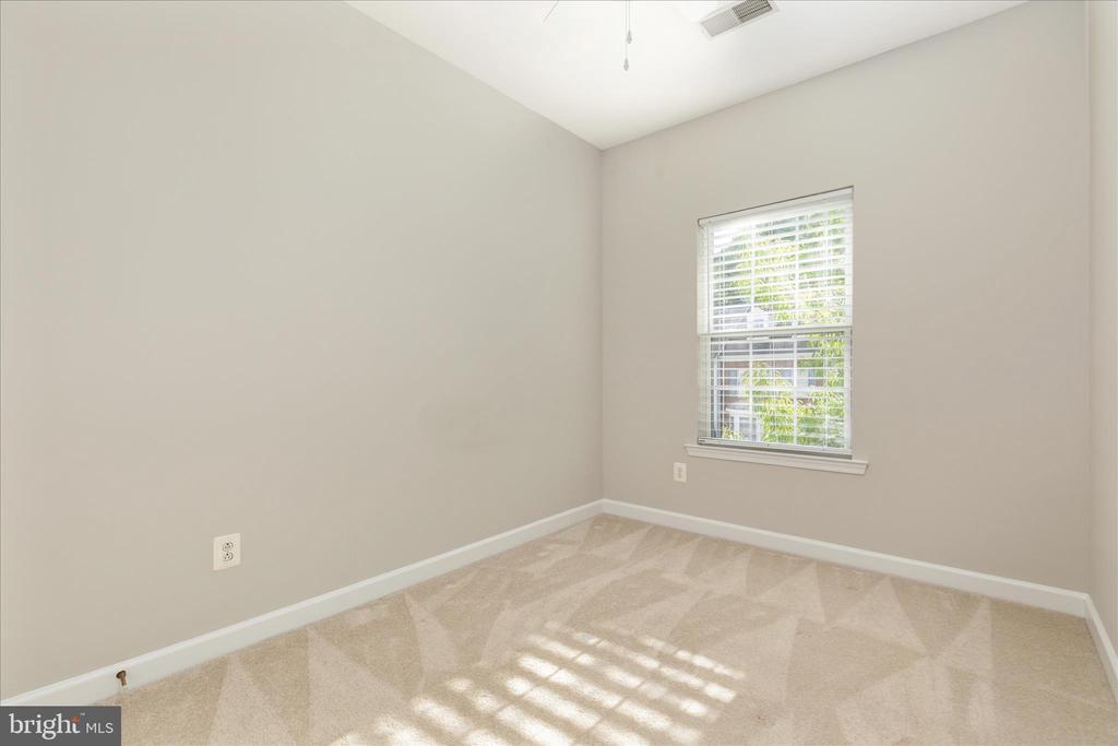 7579 GREAT SWAN COURT