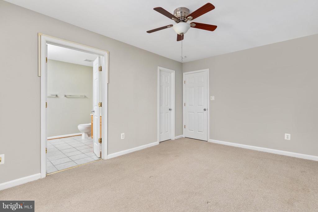 7582 GREAT SWAN COURT