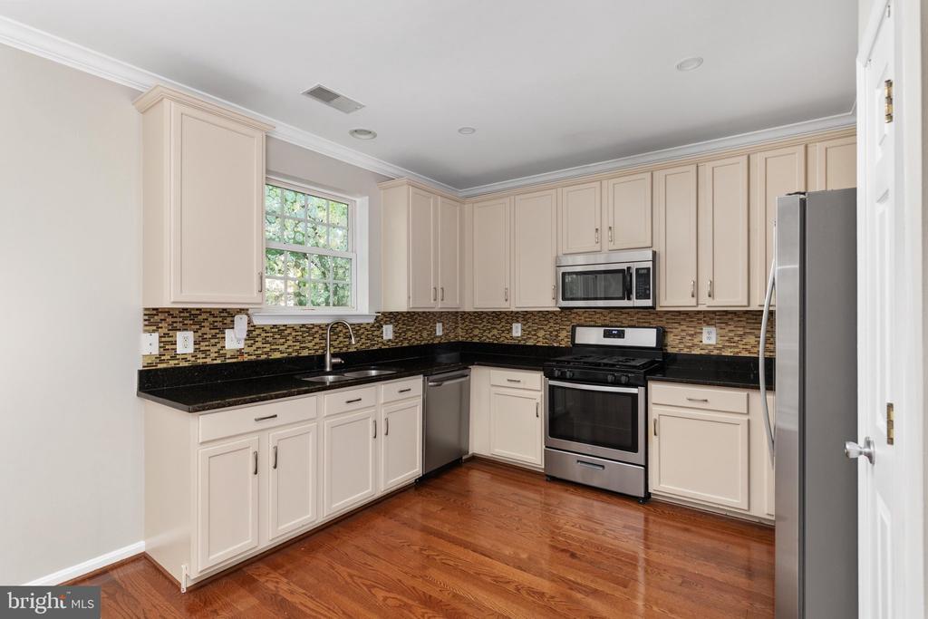 7582 GREAT SWAN COURT