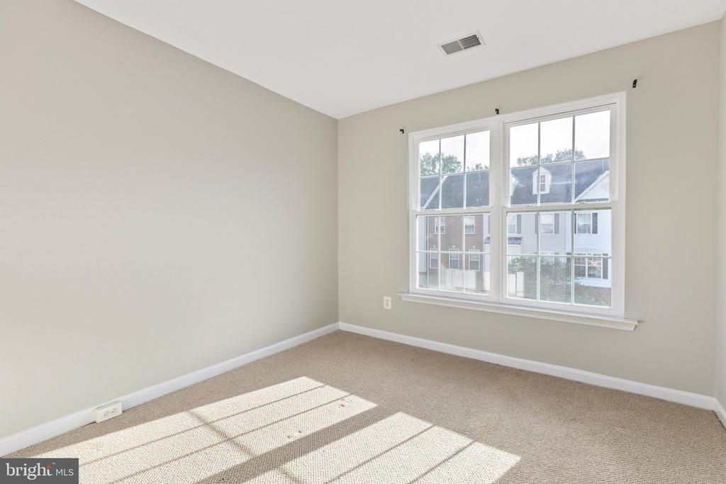 7582 GREAT SWAN COURT