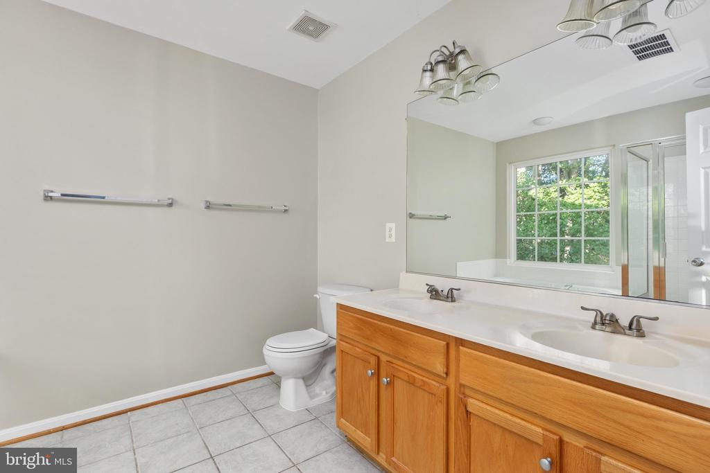 7582 GREAT SWAN COURT