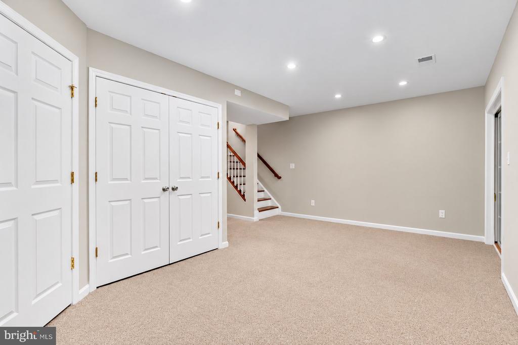 7582 GREAT SWAN COURT