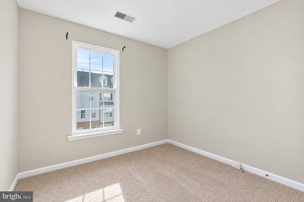 7582 GREAT SWAN COURT