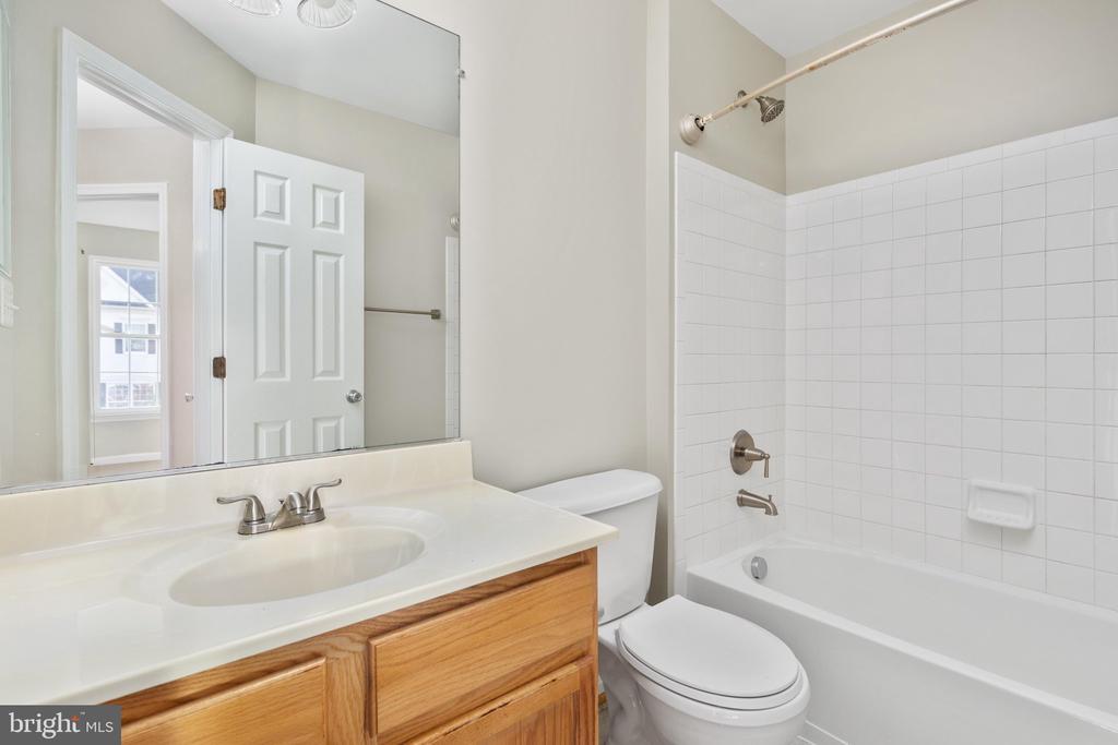 7582 GREAT SWAN COURT