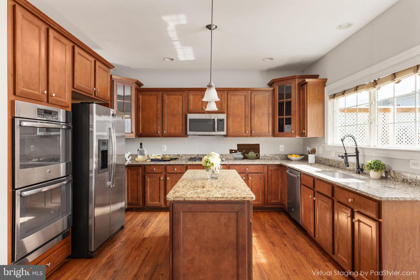 1622 Lismore Ter NE