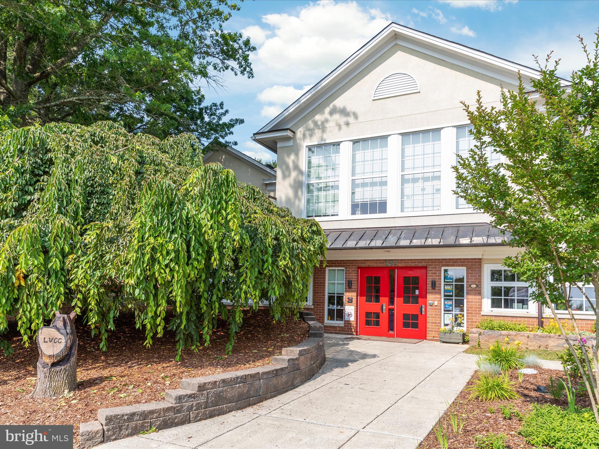 280 Ball Ct