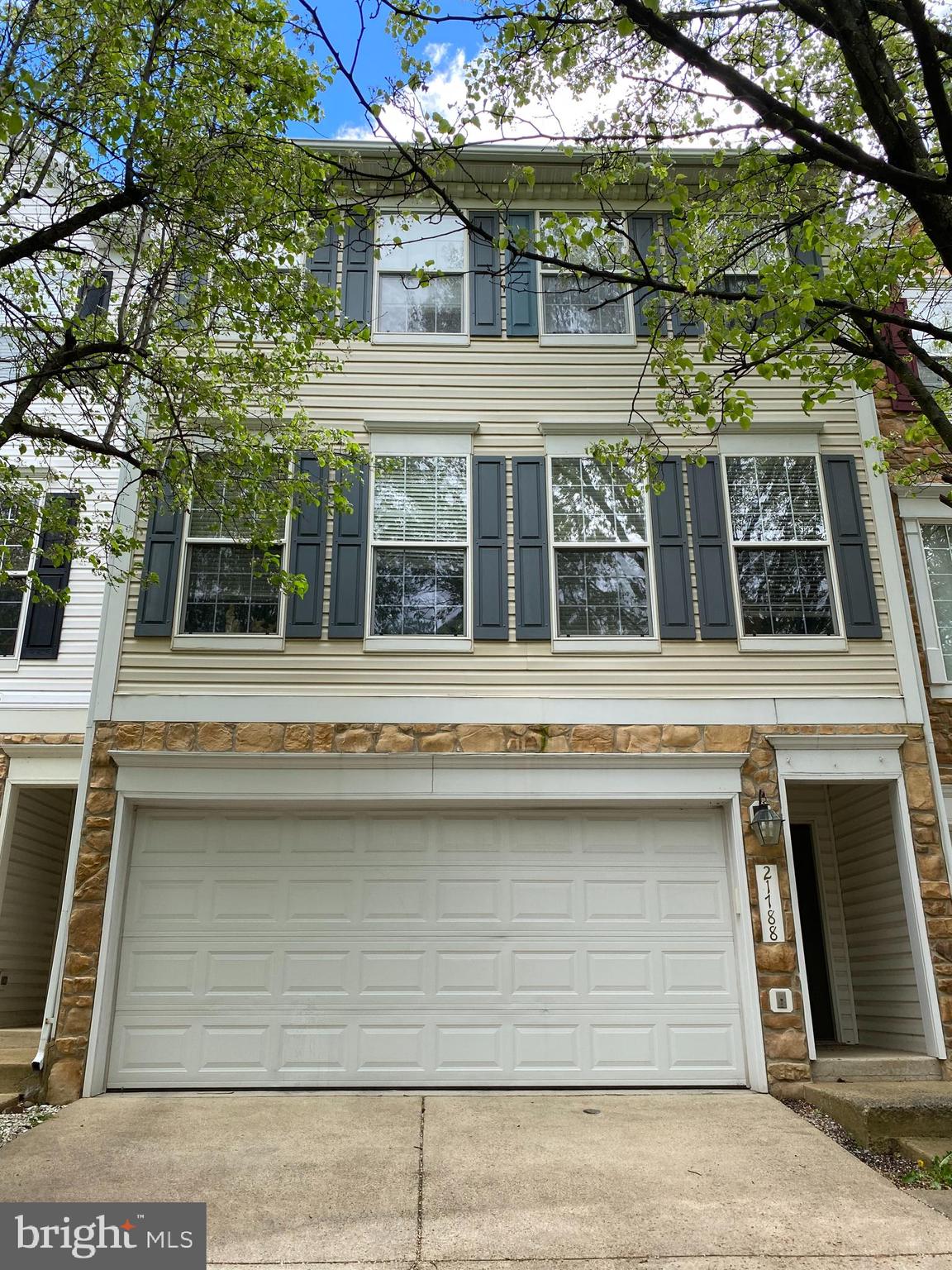 21788 Oakville Ter