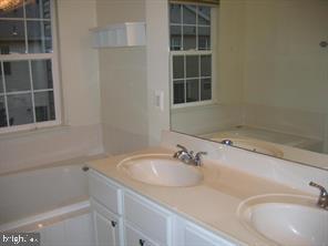 21788 Oakville Ter