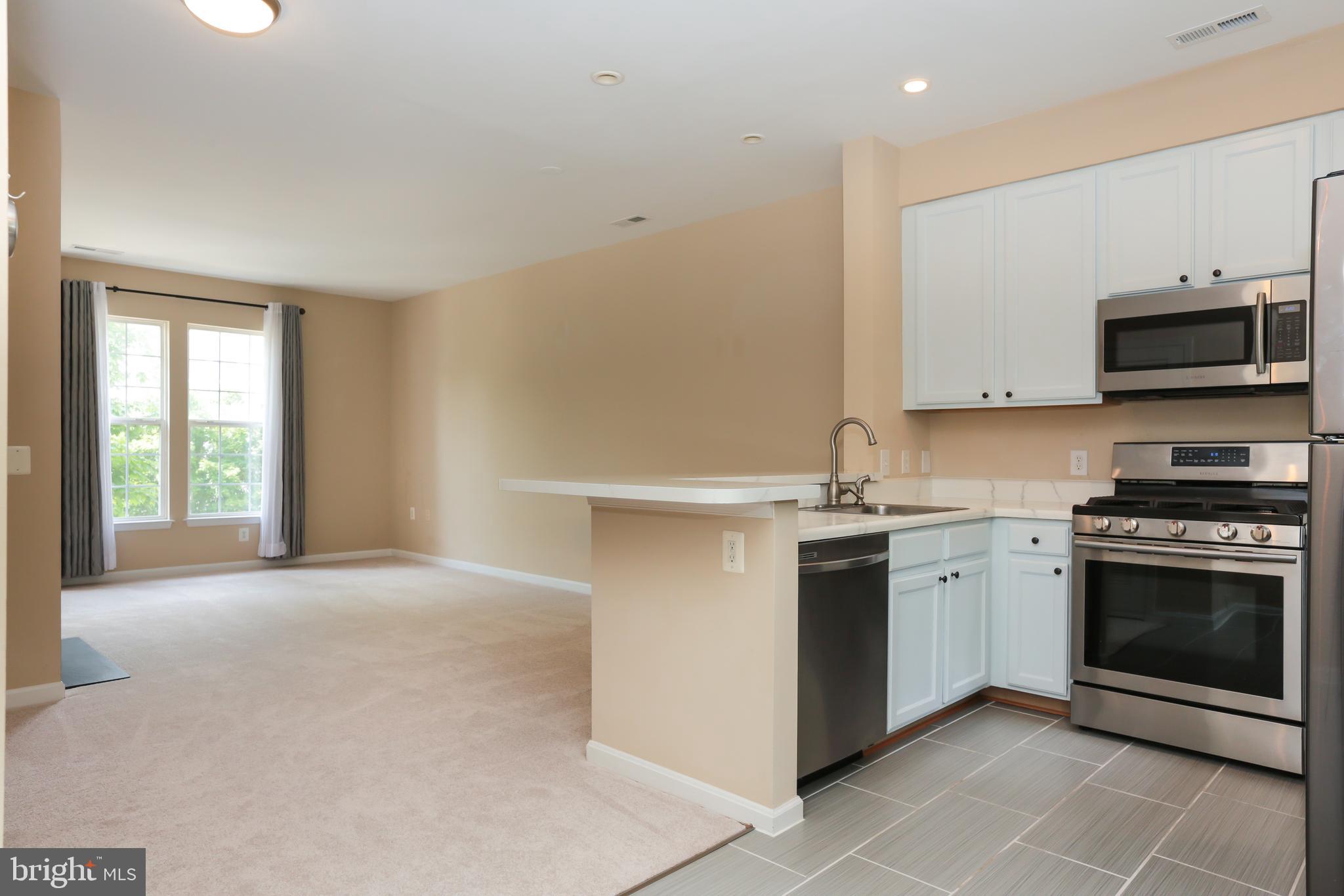 23098 Fontwell Sq