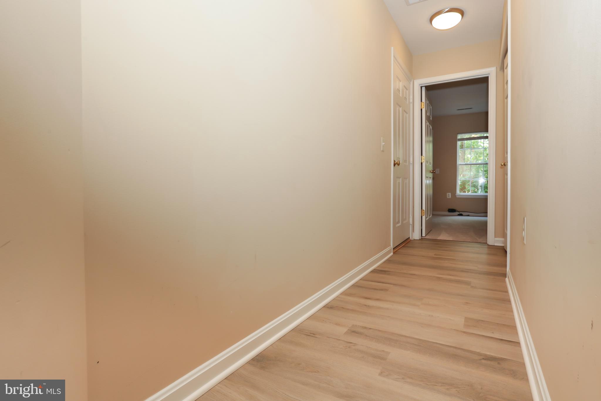23098 Fontwell Sq