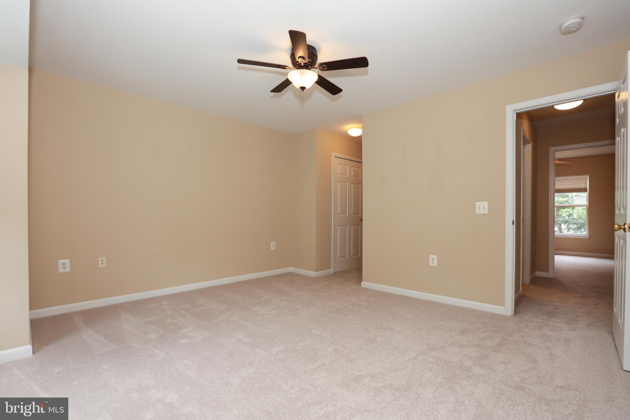 23098 Fontwell Sq