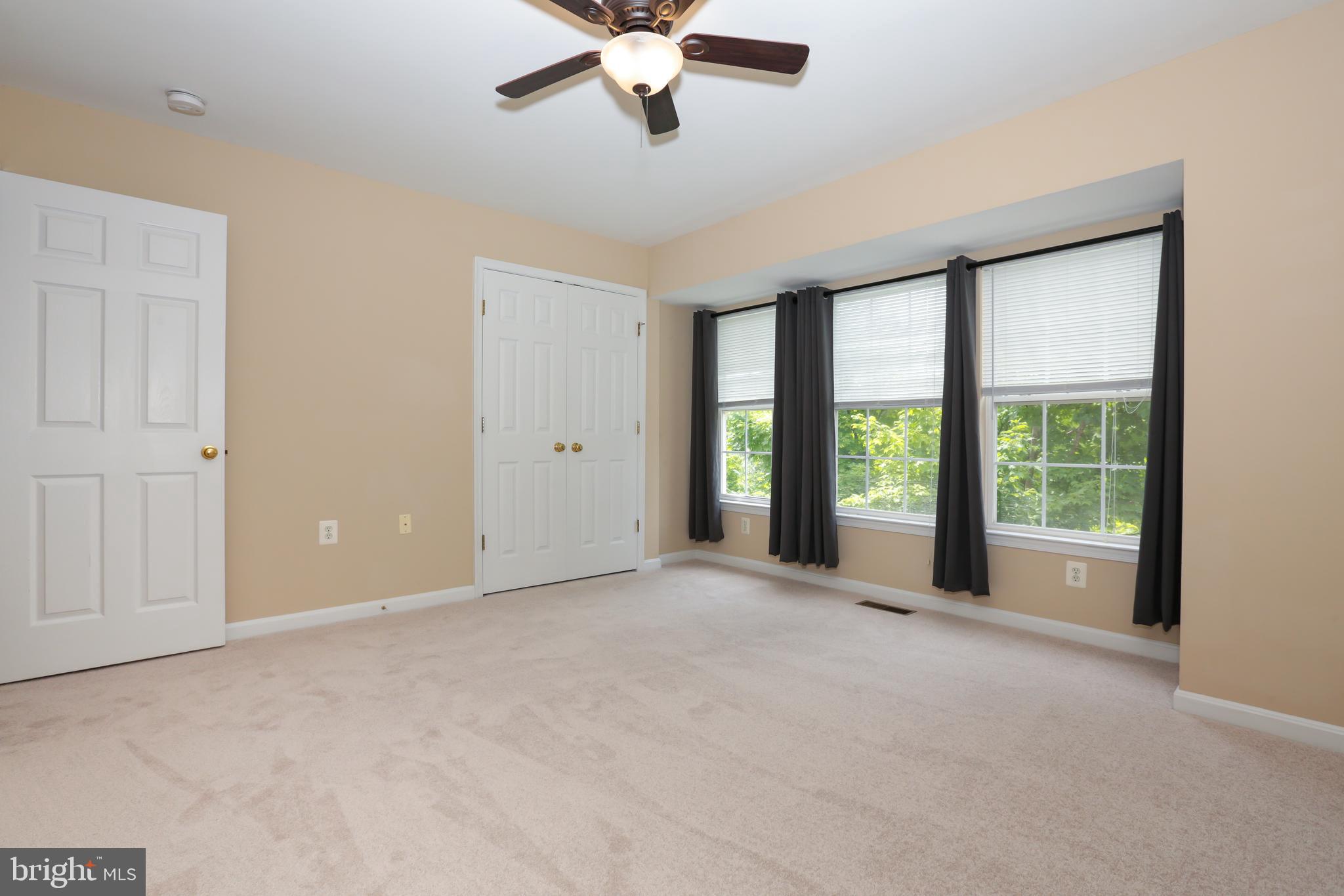 23098 Fontwell Sq
